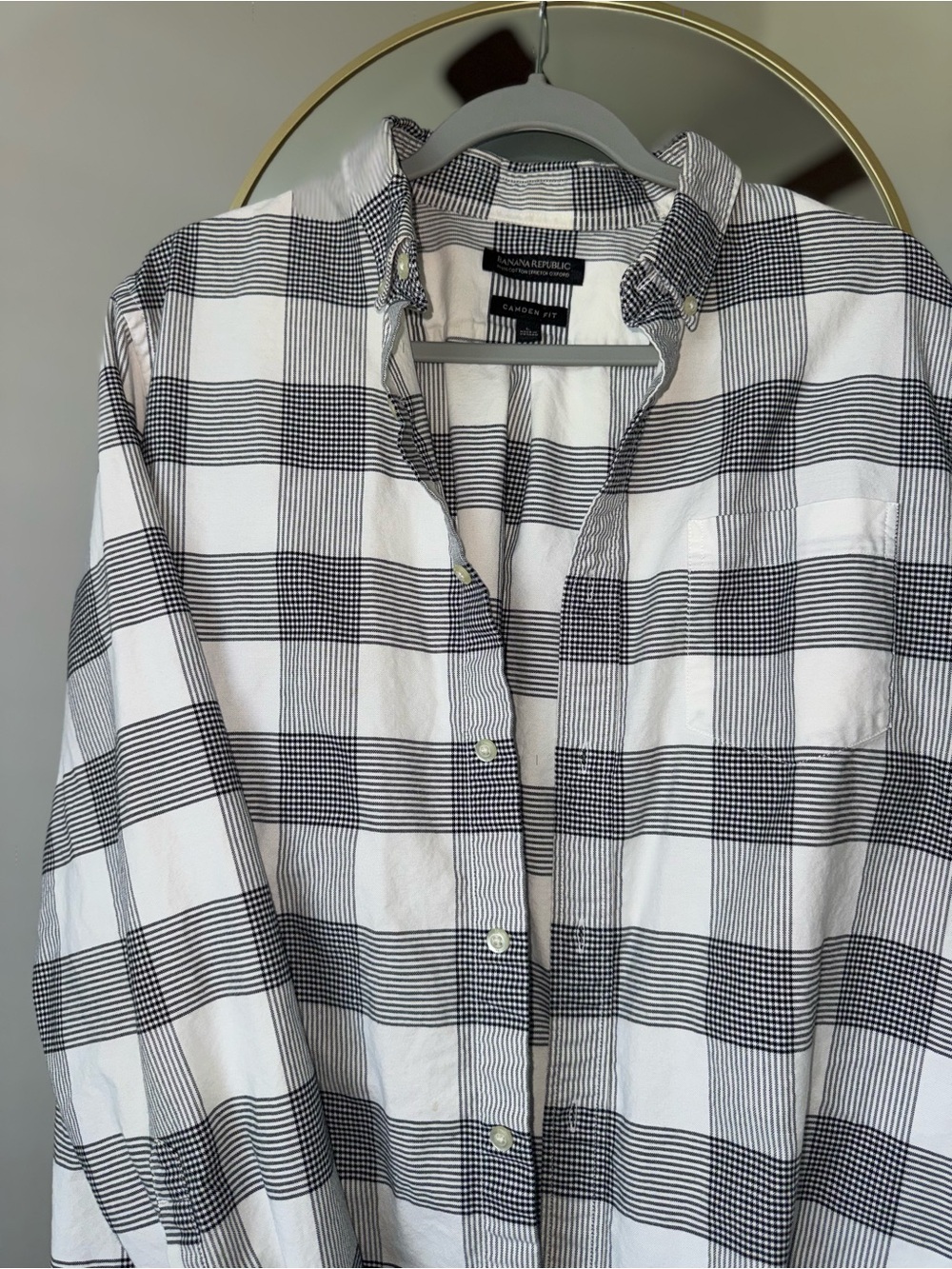 Banana Republic Men's Black and White Checked Button-Down Shirt